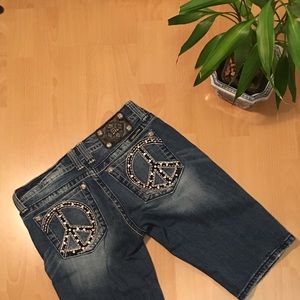 Miss me knee-high short